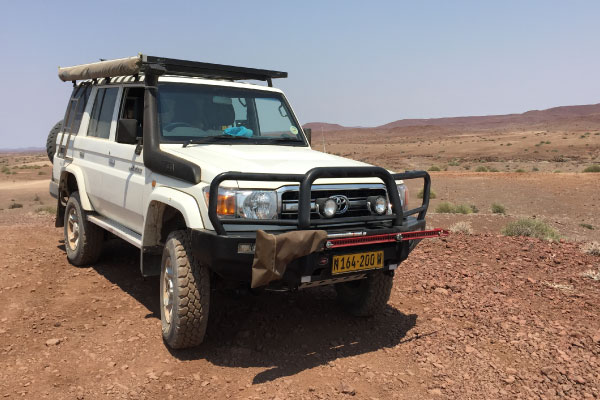 Explore-Botswana-Standard-vehicles-Luxury-4x4-off-road
